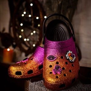 Crocs Unisex-Adult Men's and Women's Classic Disney Hocus Pocus Clog